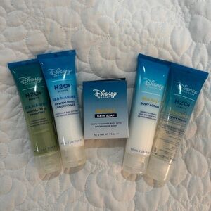 Disney Resorts H2O Beauty Toiletries Set